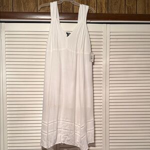 White Sleeveless Dress